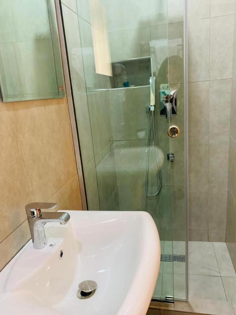 Swiss Pearl Continental Suite Wupa エクステリア 写真